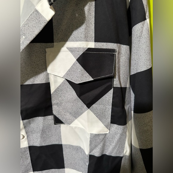 Men’s white, gray and black plaid button up flannel - Picture 3 of 6